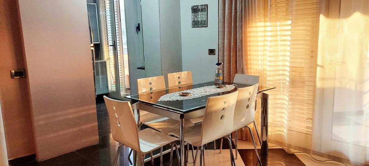 Lovely Apartment In Heart Of Tirana Exterior photo
